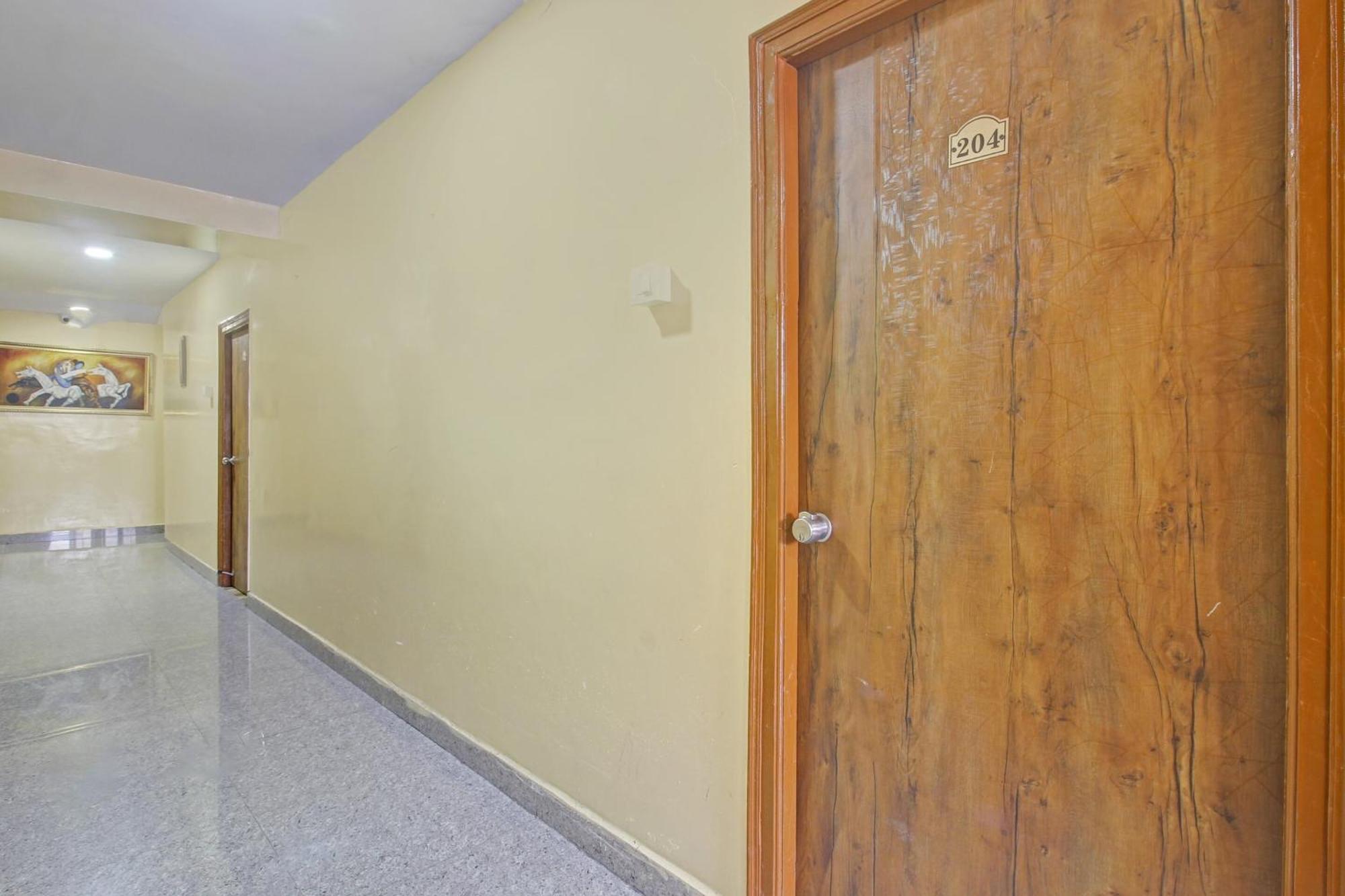 Super Hotel O Sri Sai Regency Hyderabad Exterior photo